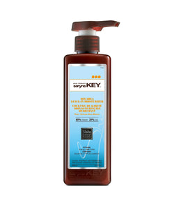  SARYNA KEY Curl Control 80/20 is a sophisticated blend of cream and gel designed to enhance your natural curl pattern. 