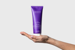 An intensive violet mask that hydrates and tones blonde, bleached, or grey hair in one simple step.