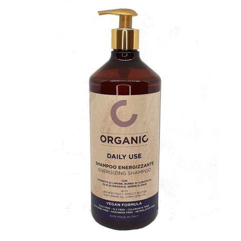 The organic energizing shampoo takes care of dry, dyed or chemically treated hair, moisturizing it.